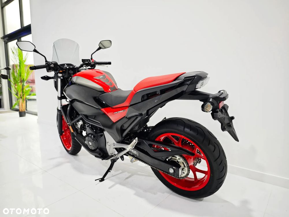 Honda NC - 12