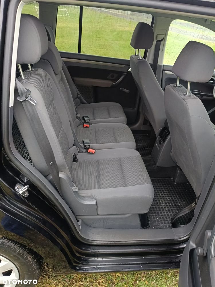 Volkswagen Touran 1.9 TDI DPF Blue Motion Conceptline - 10