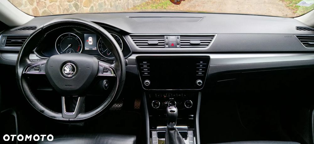 Skoda Superb 1.6 TDI Style DSG - 19