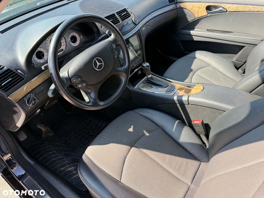 Mercedes-Benz Klasa E 200 NGT BlueEff - 12