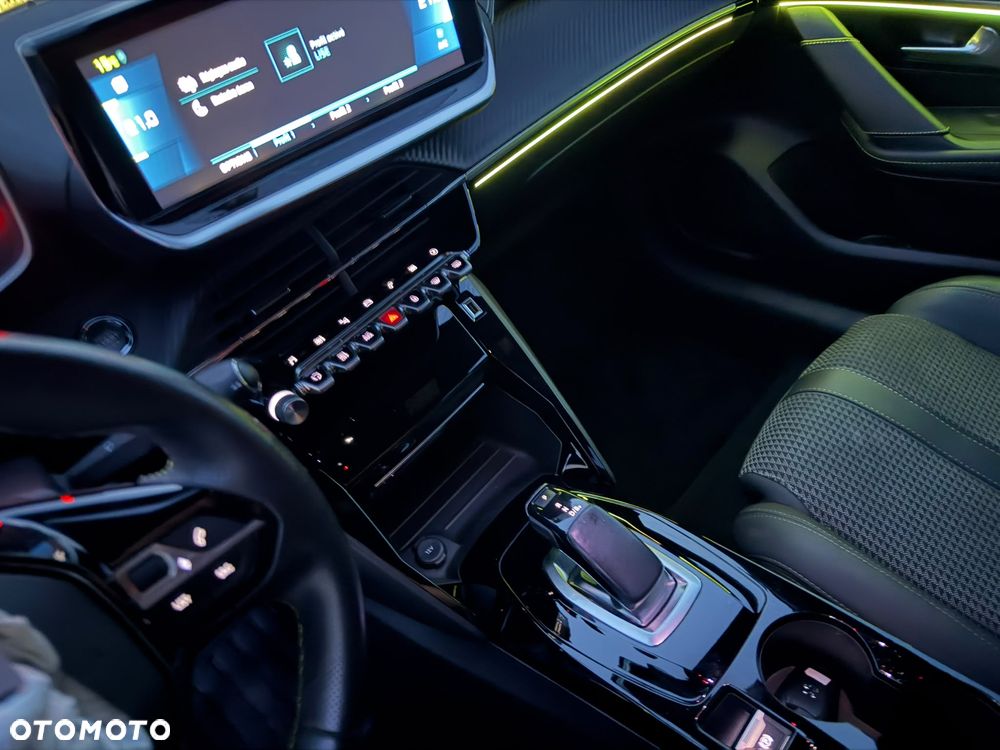 Peugeot 208 Elektromotor 136 GT Pack - 19