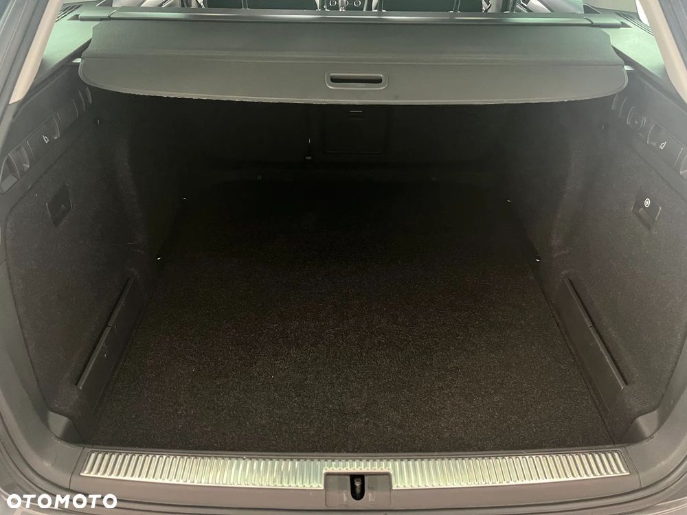 Skoda Superb 2.0 TDI SCR Style DSG - 30