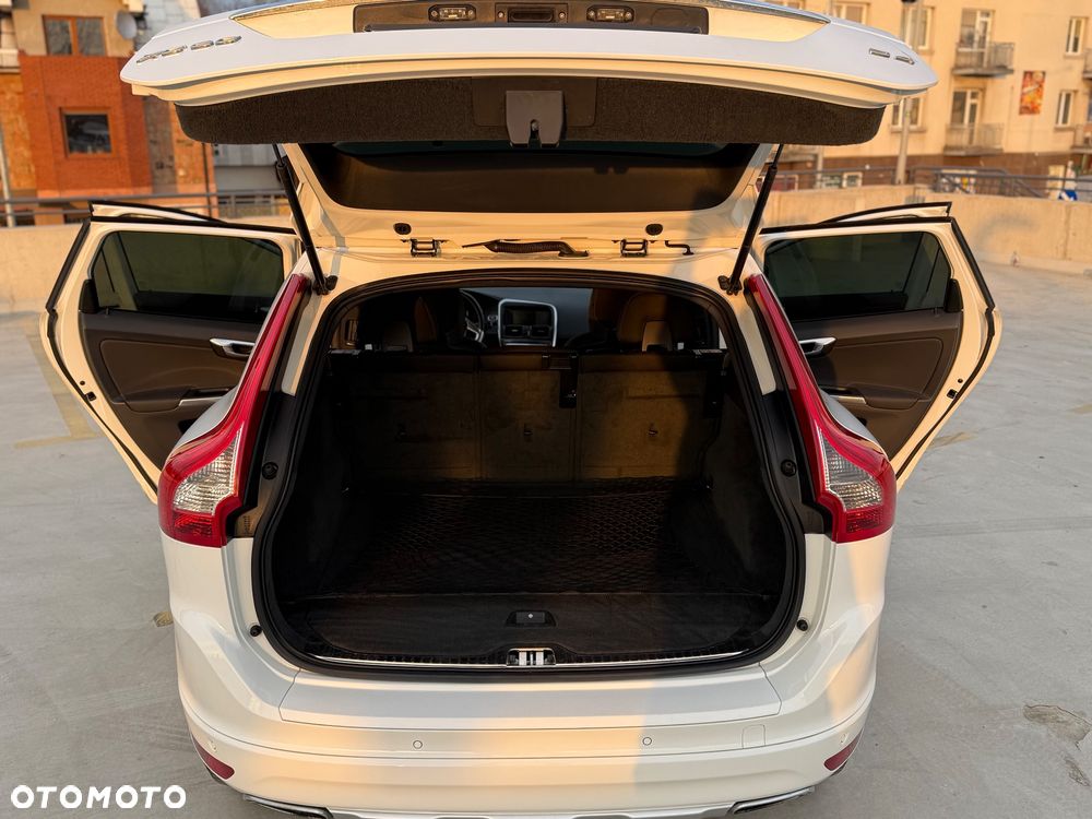 Volvo XC 60 D4 Momentum - 9