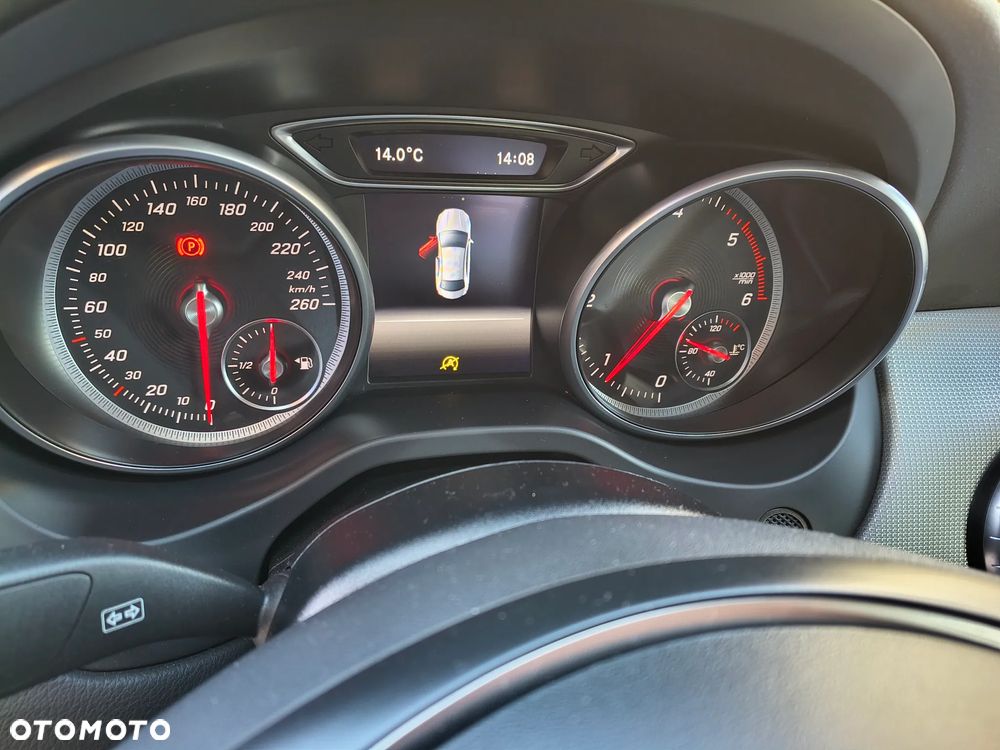 Mercedes-Benz CLA 180 d - 13