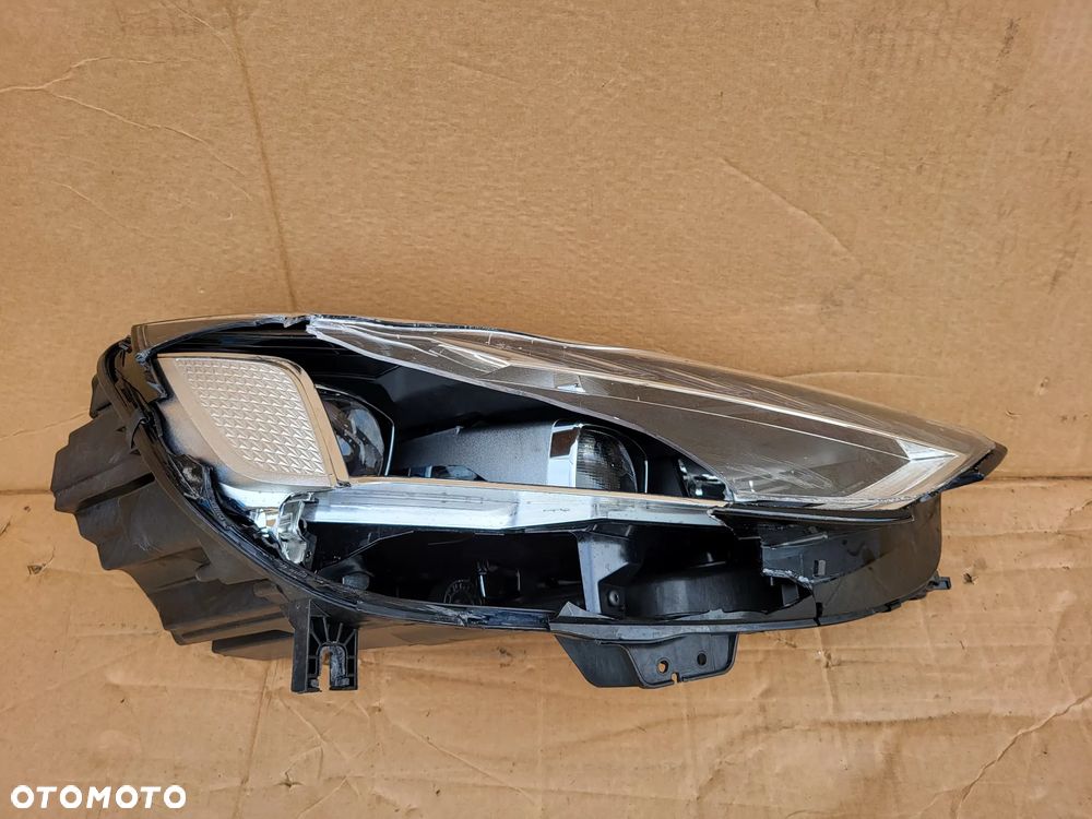 LAMPA PRAWY PRZOD MATRIX AUDI A4 B9 LIFT 8W0941036E - 3