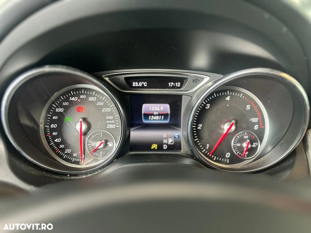 Mercedes-Benz GLA 200 d 7G-DCT Urban - 20