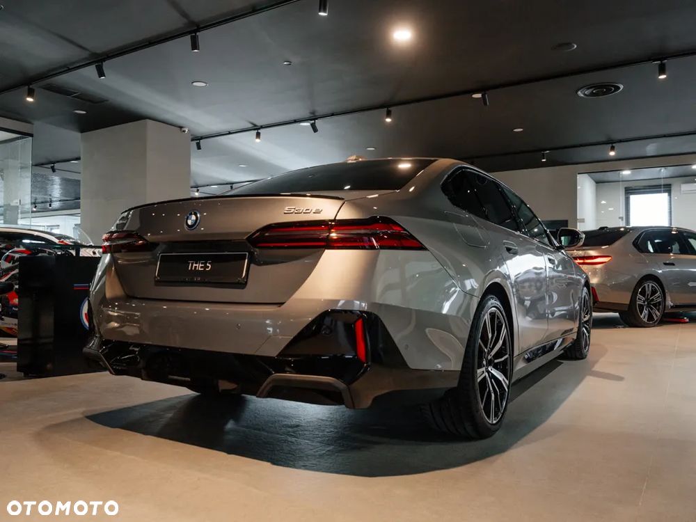 BMW Seria 5 530e PHEV - 3
