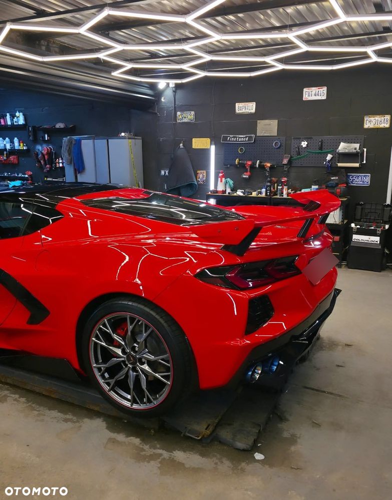 Chevrolet Corvette - 4