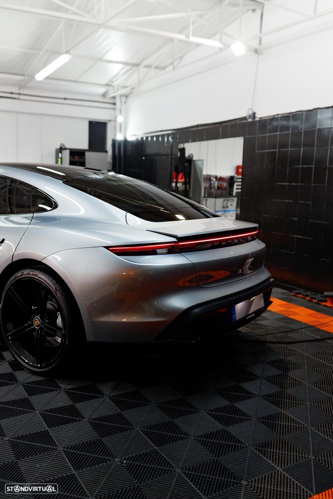 Porsche Taycan Turbo - 2