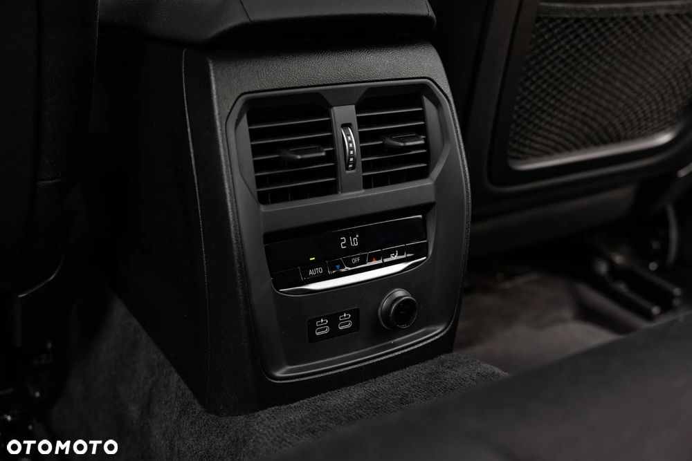 BMW Seria 3 320i - 29