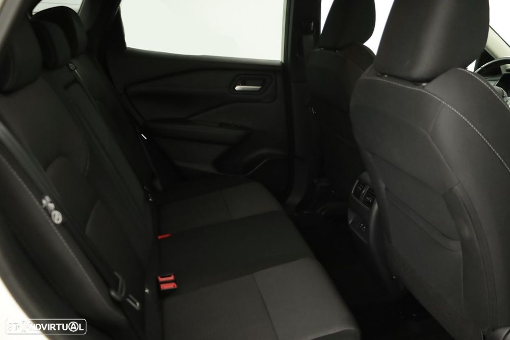Nissan Qashqai 1.3 DIG-T N-Connecta Xtronic - 22