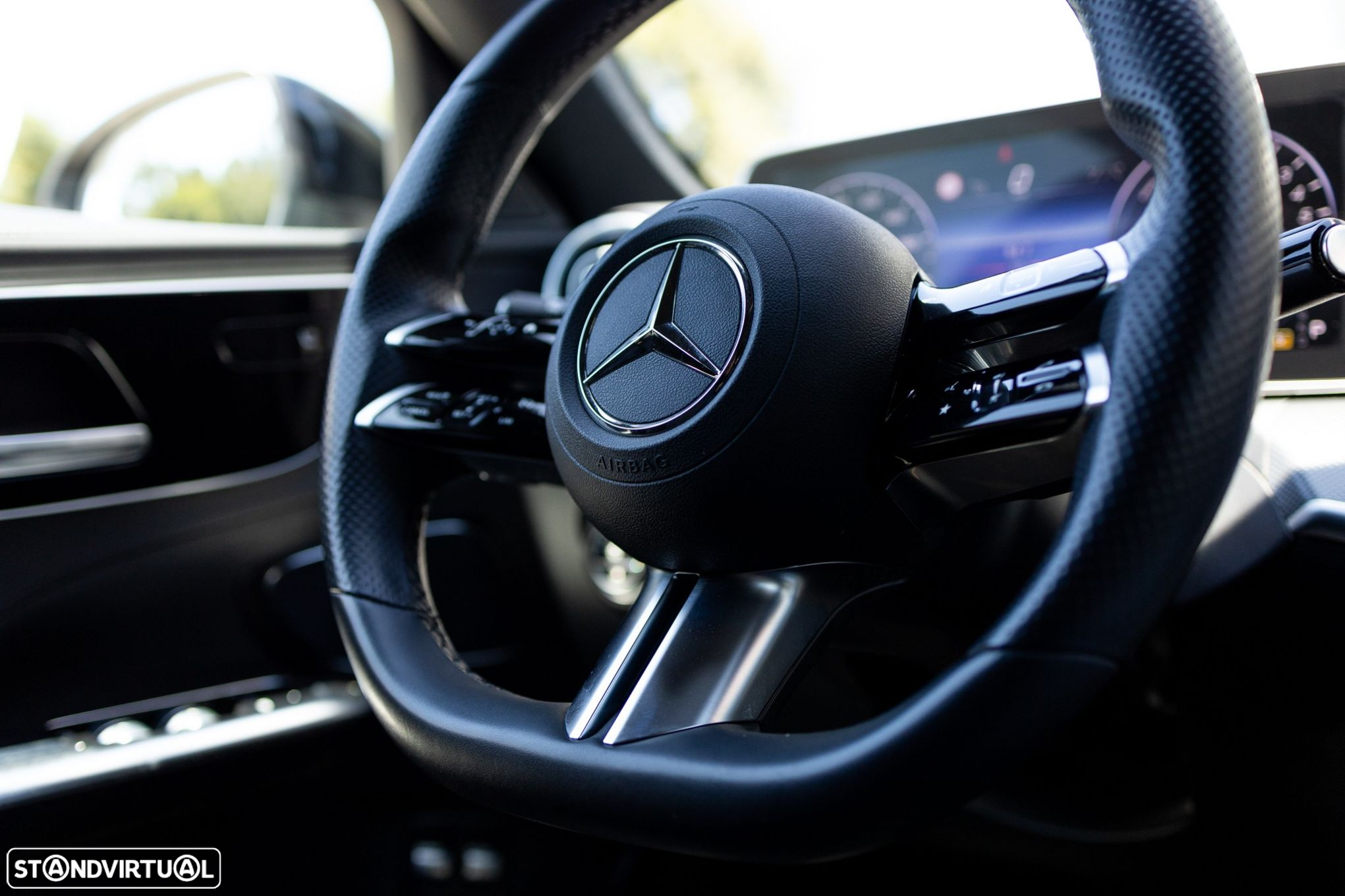 Mercedes-Benz C 300 e AMG Line - 38