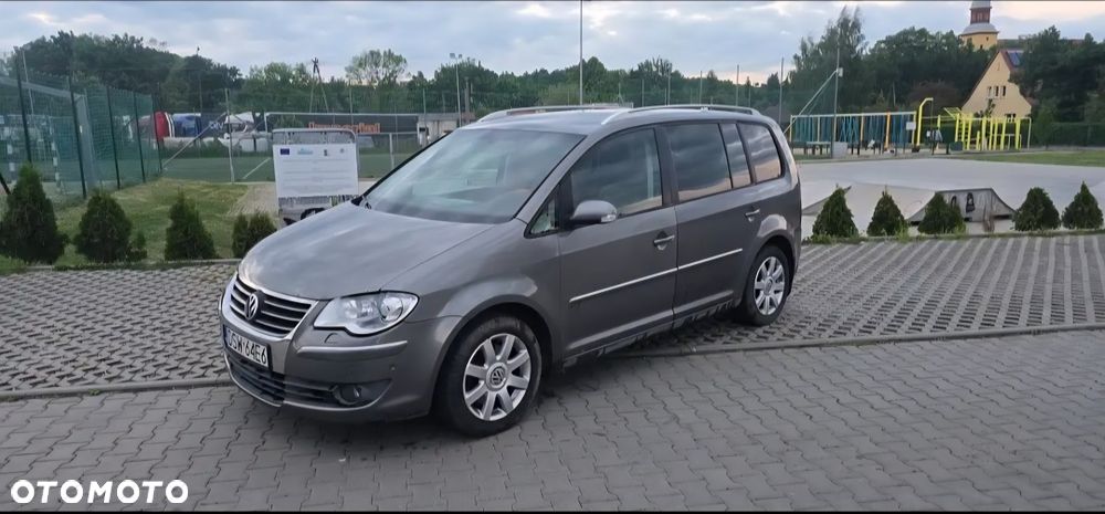 Volkswagen Touran - 1