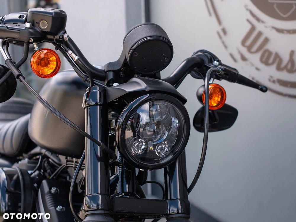 Harley-Davidson Sportster Iron 883 - 20