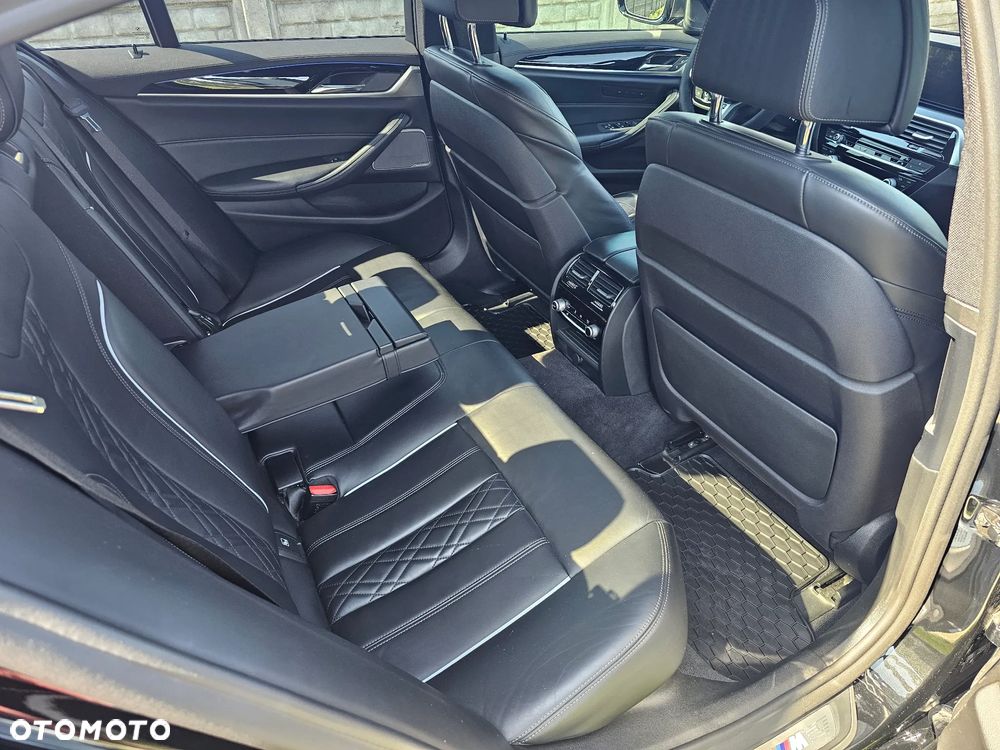 BMW Seria 5 M550i xDrive sport - 7
