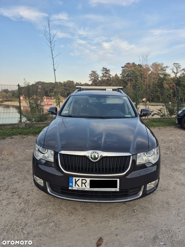 Skoda Superb 2010 photo 2