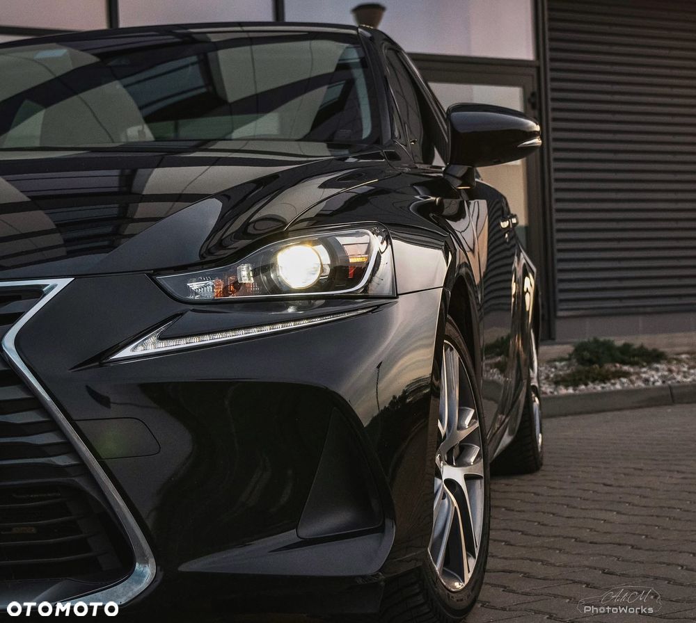 Lexus IS 200t Sport Line - 16