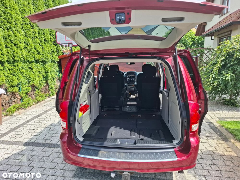 Dodge Grand Caravan - 8