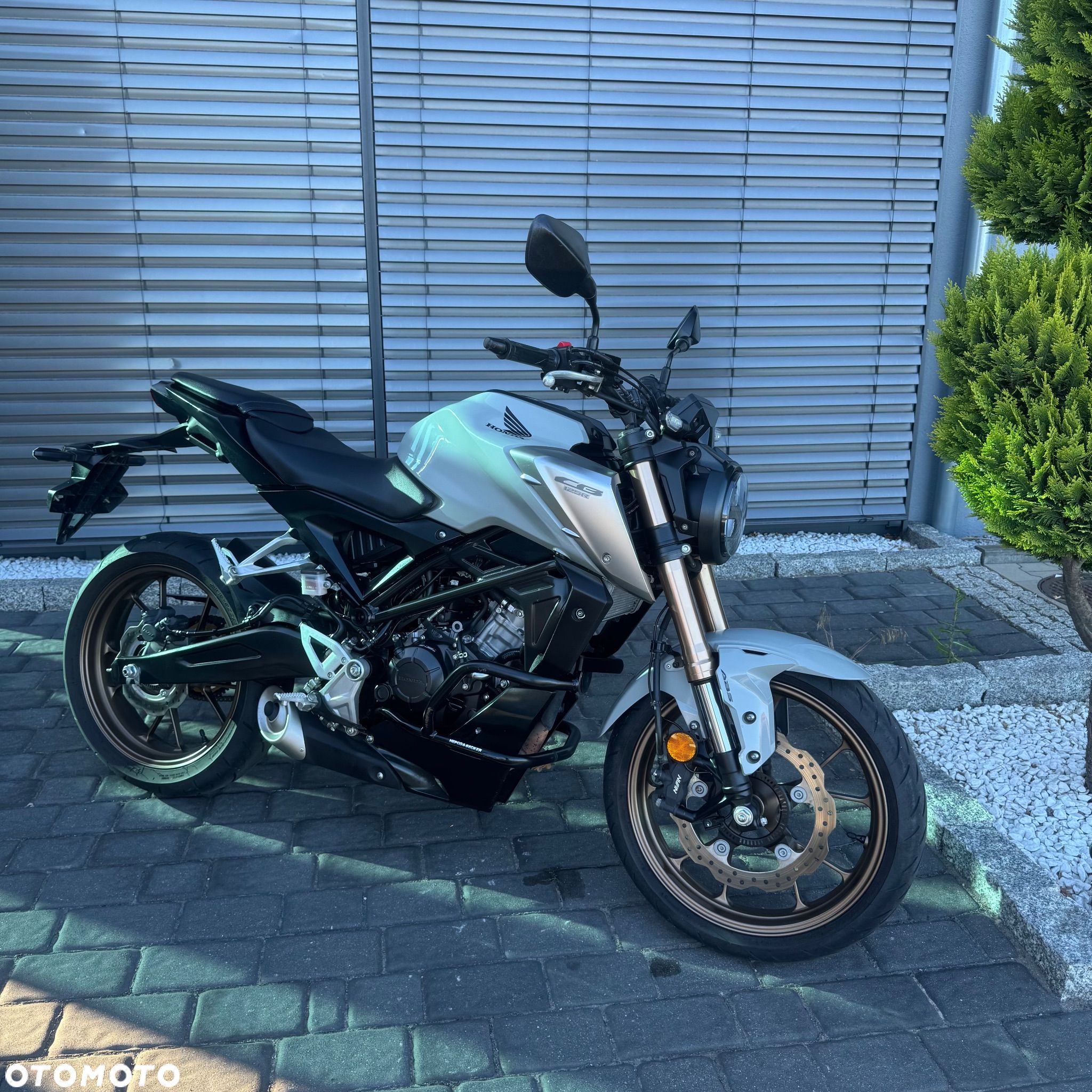 Honda CB - 1