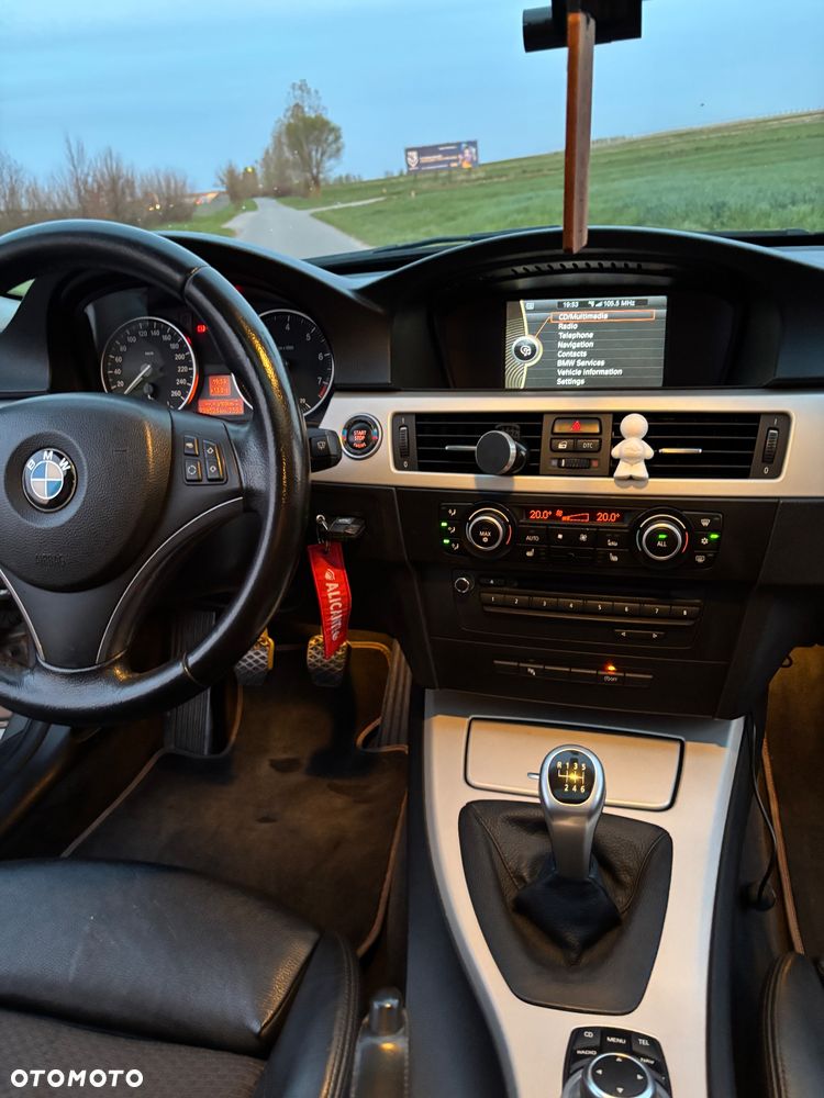 BMW Seria 3 - 16