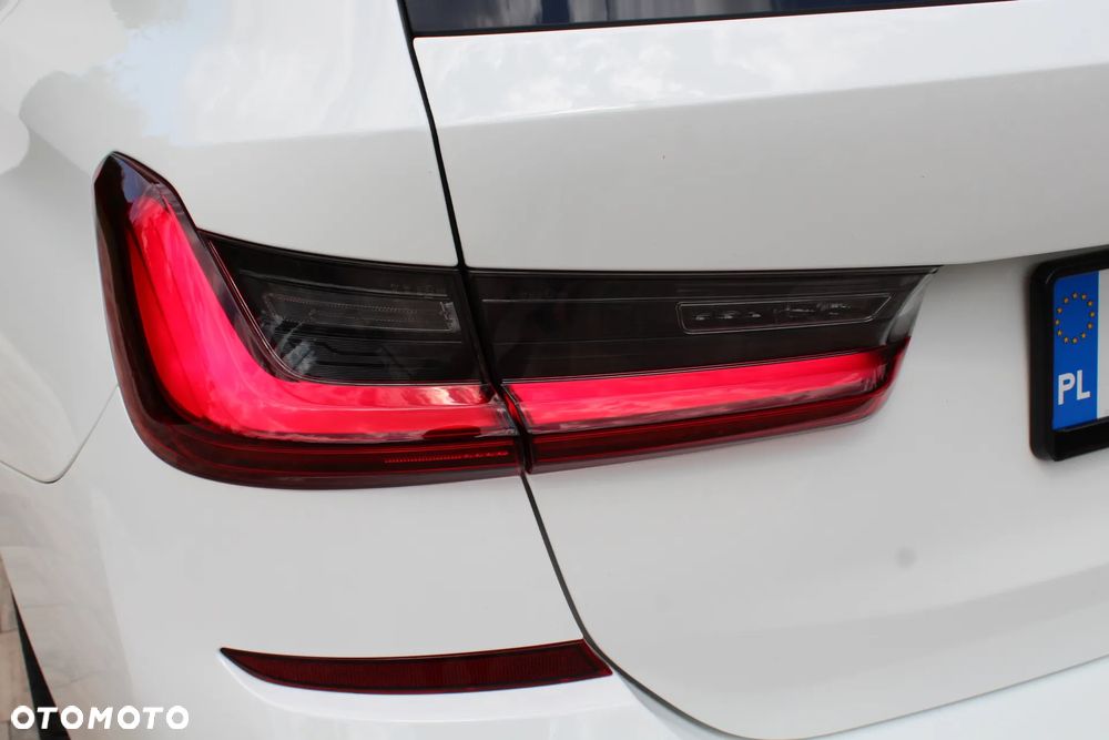 BMW Seria 3 320i M Sport - 14