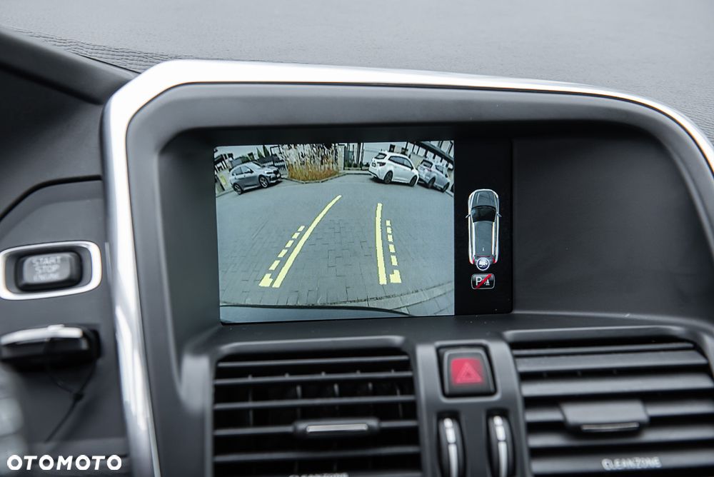 Volvo XC 60 D5 AWD Geartronic Summum - 26