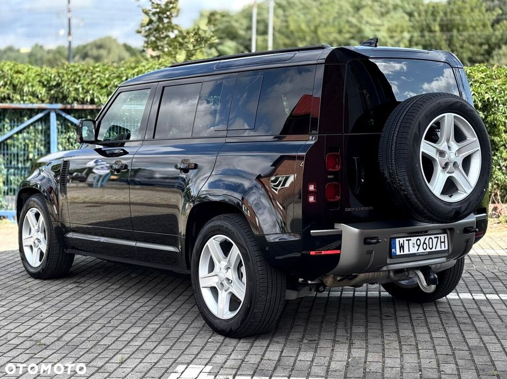 Land Rover Defender - 2