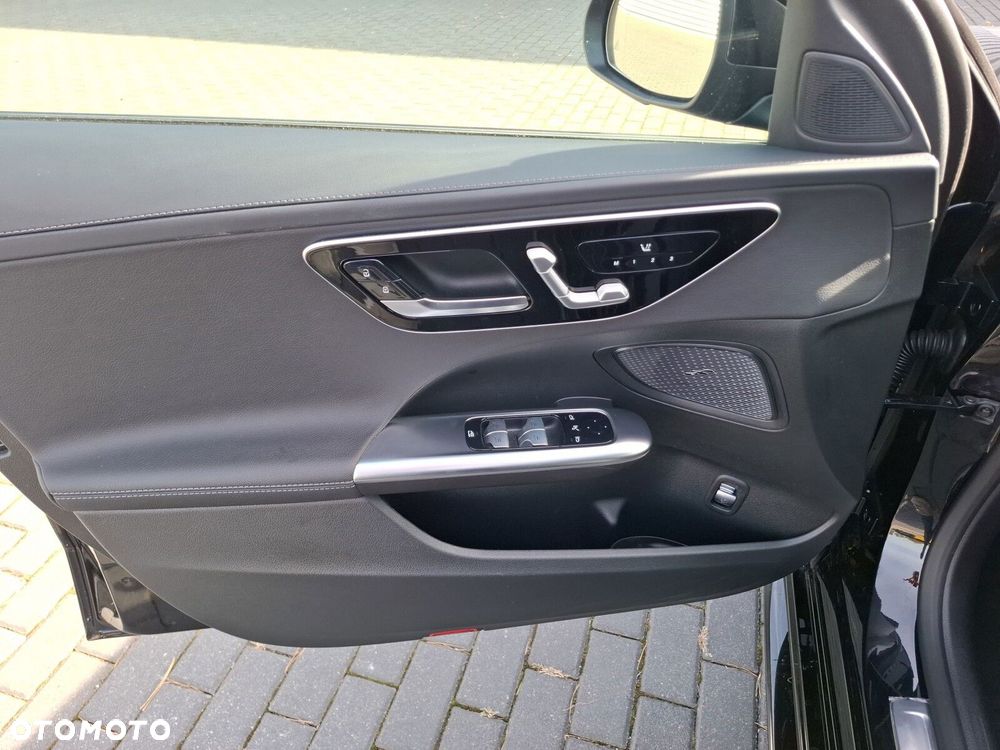 Mercedes-Benz Klasa C 220 d mHEV 4-Matic AMG - 17