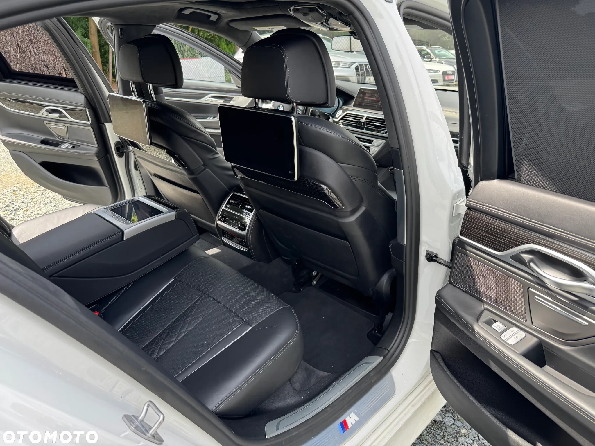 BMW Seria 7 750i xDrive - 20