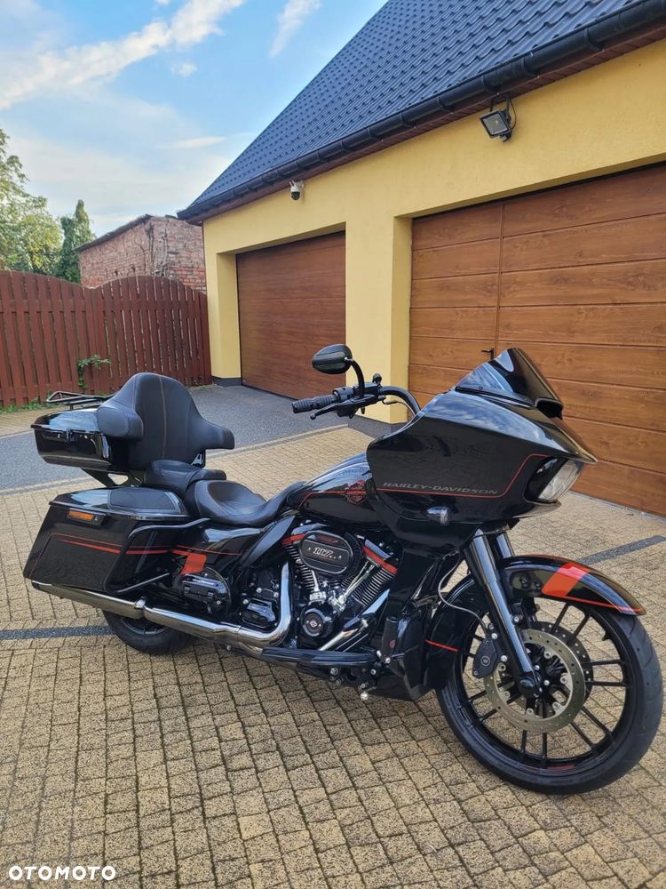 Harley-Davidson Touring Road Glide - 4