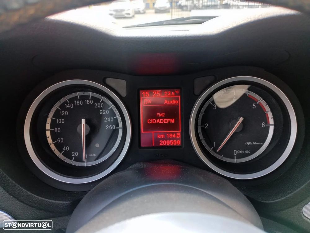 Alfa Romeo 159 1.9 JTDM 16V Sportiva - 10