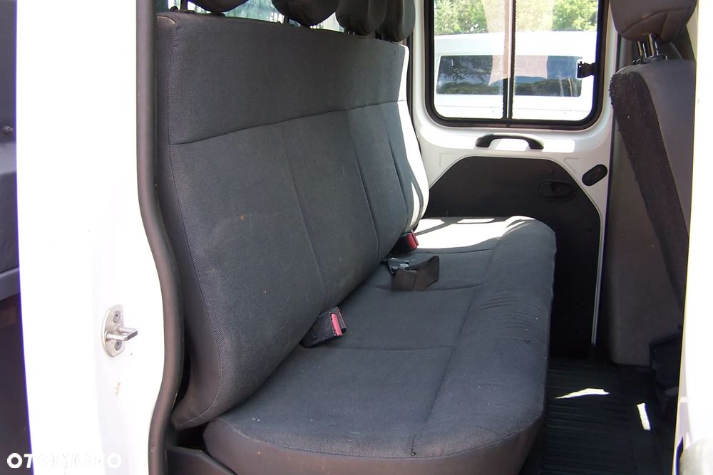 Nissan NV 400 - 8