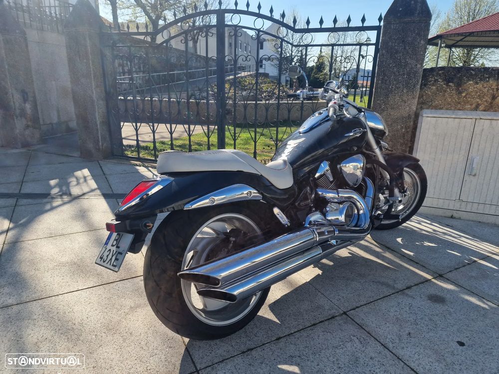 Suzuki Intruder M 1800R - 10