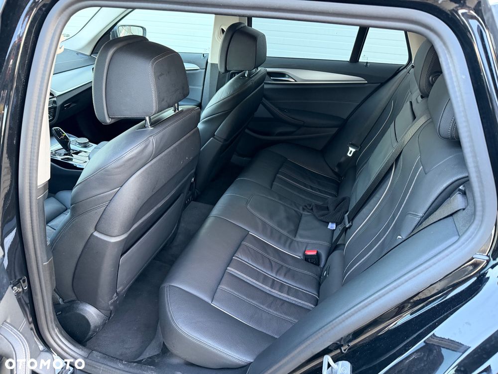 BMW Seria 5 520d xDrive Sport - 10