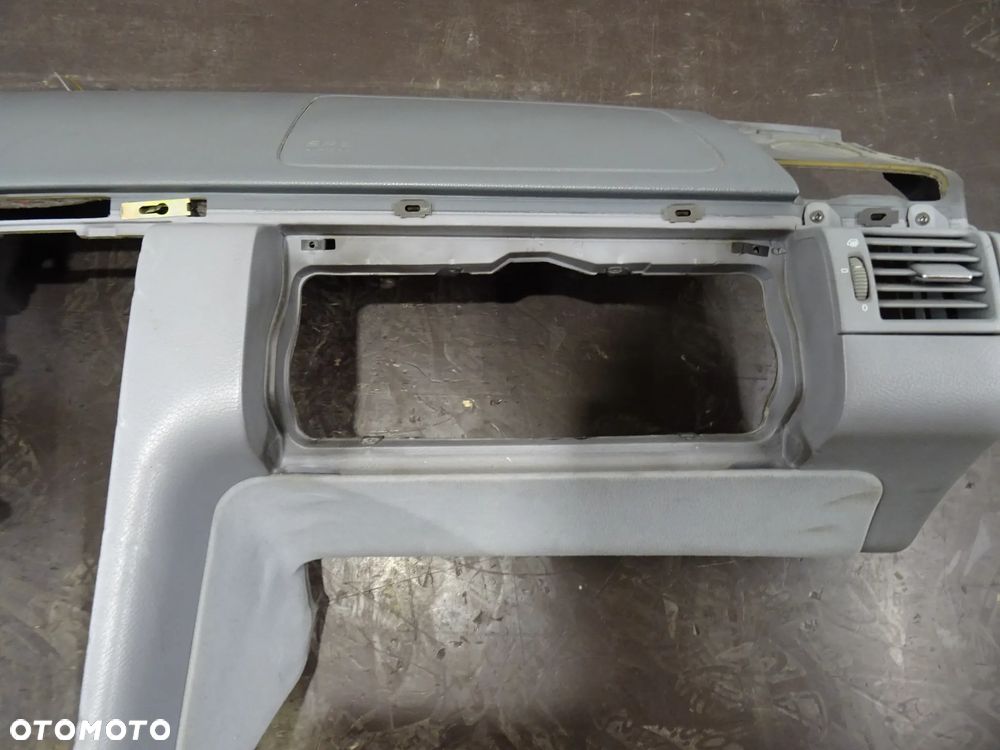 DESKA KOKPIT MERCEDES E KLASA W210 - 2