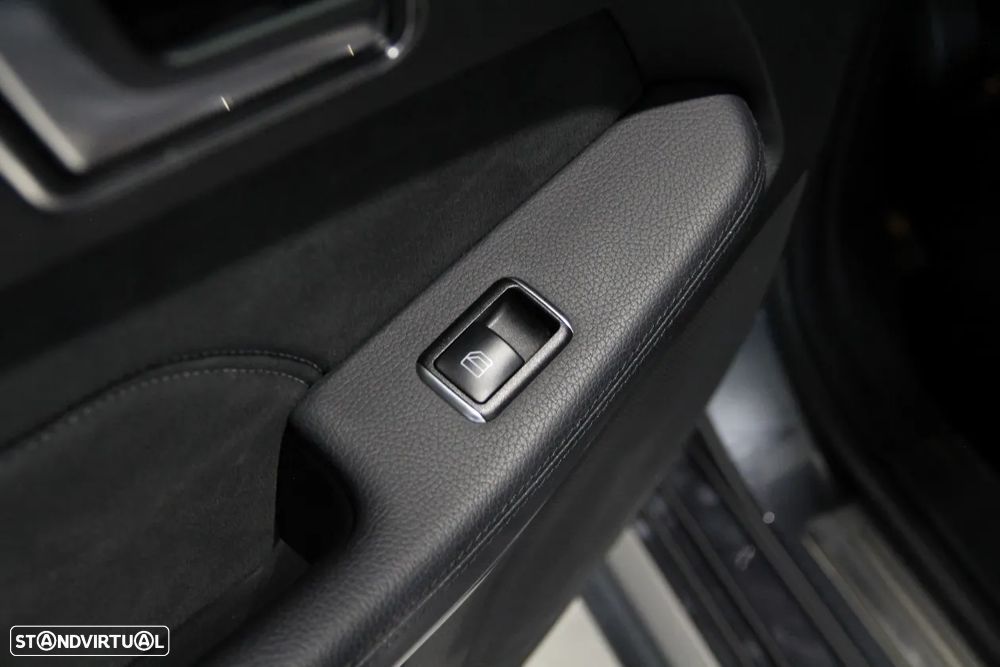 Mercedes-Benz E 250 BlueTEC Avantgarde Auto. - 33