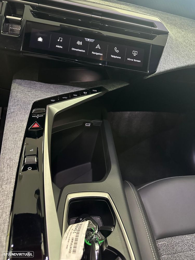 Peugeot E-3008 Allure - 12