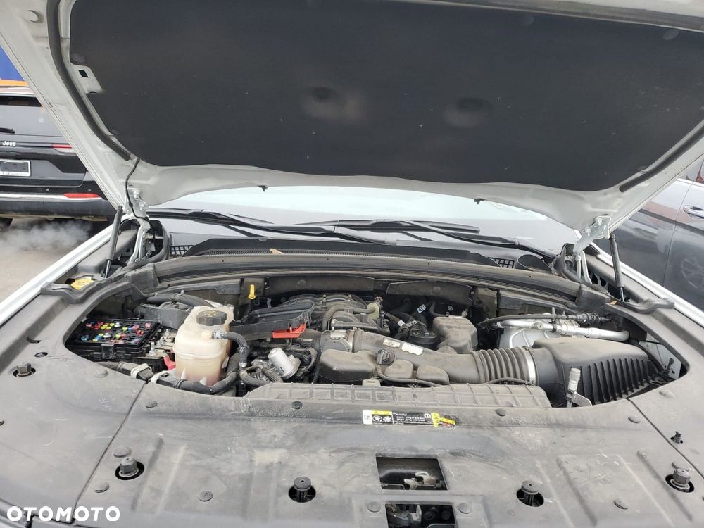 Jeep Grand Cherokee - 23
