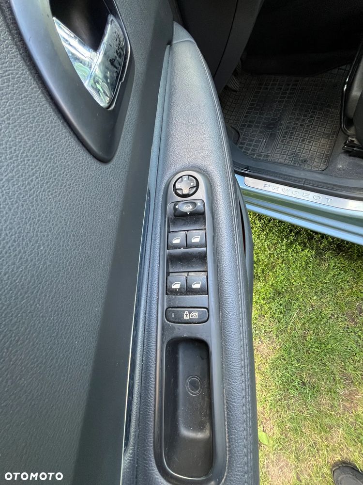 Peugeot 5008 2.0 HDi Premium + - 11