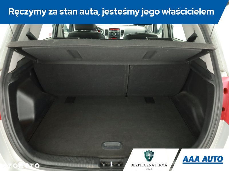Kia Venga - 17