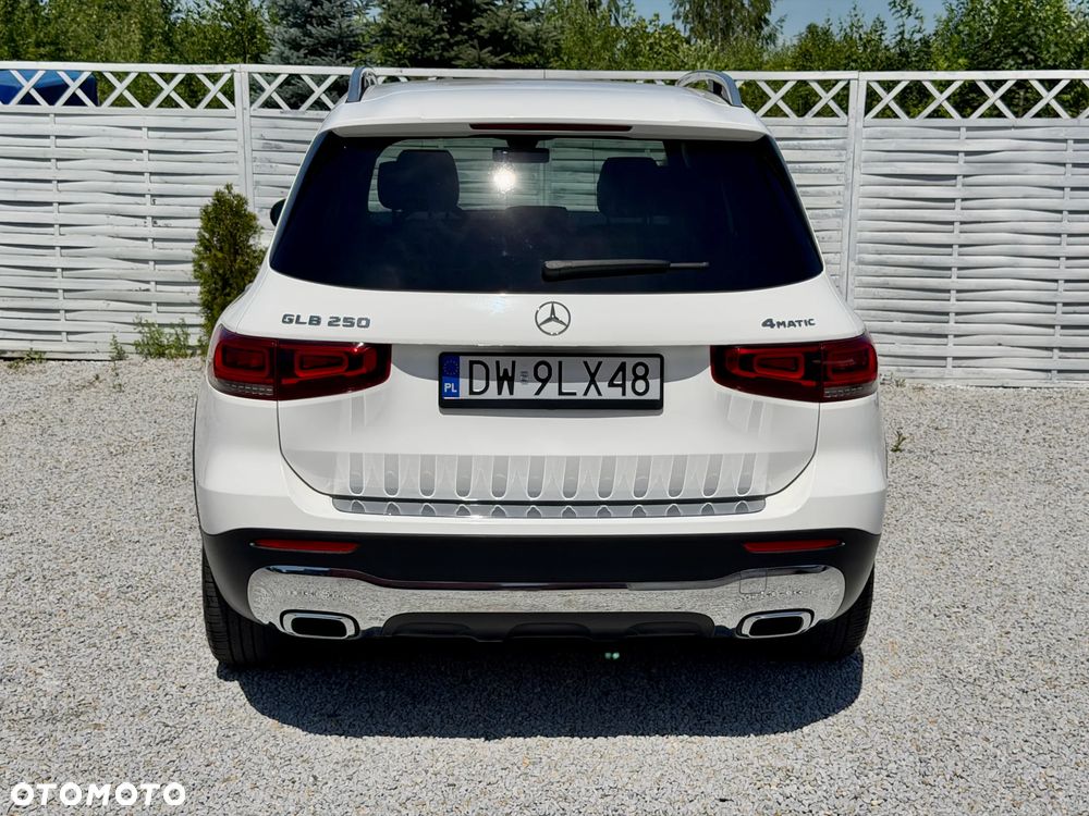 Mercedes-Benz GLB 250 4Matic 8G-DCT - 27