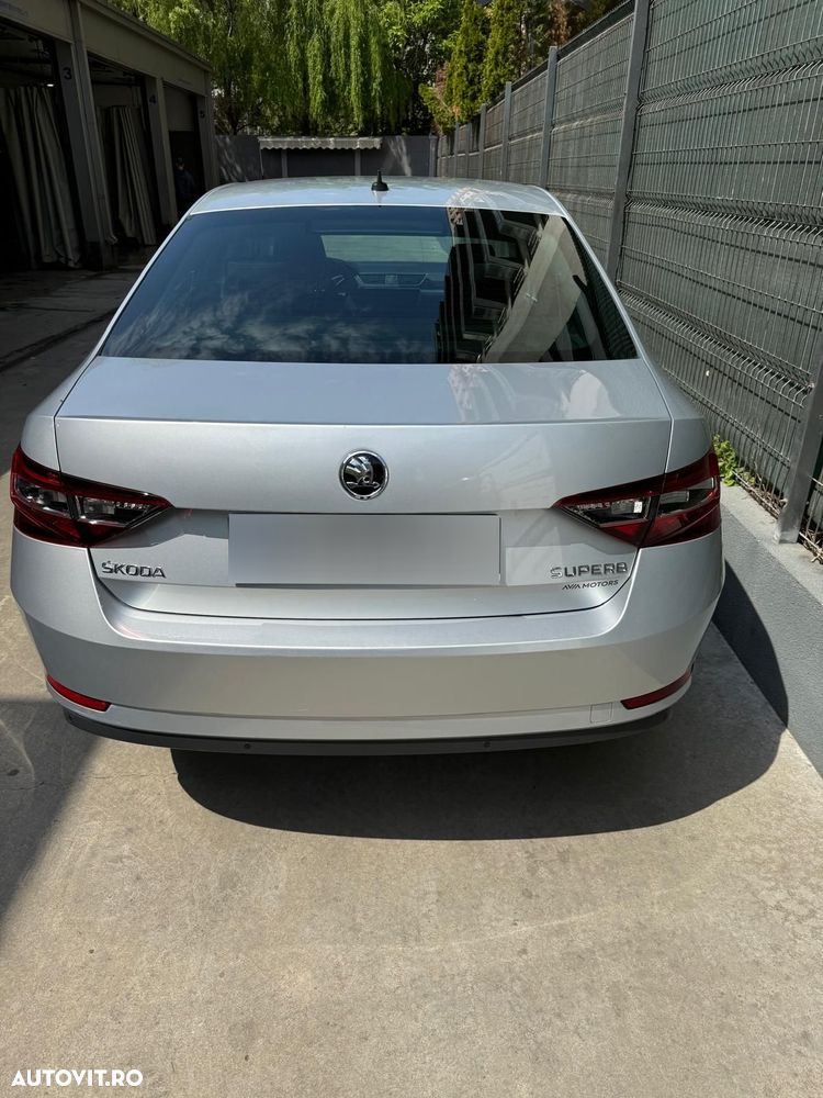Skoda Superb 2.0 TDI DSG Ambition - 2