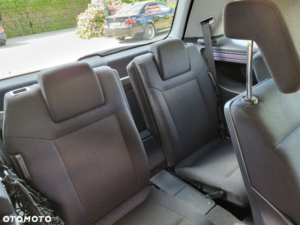 Opel Zafira - 9
