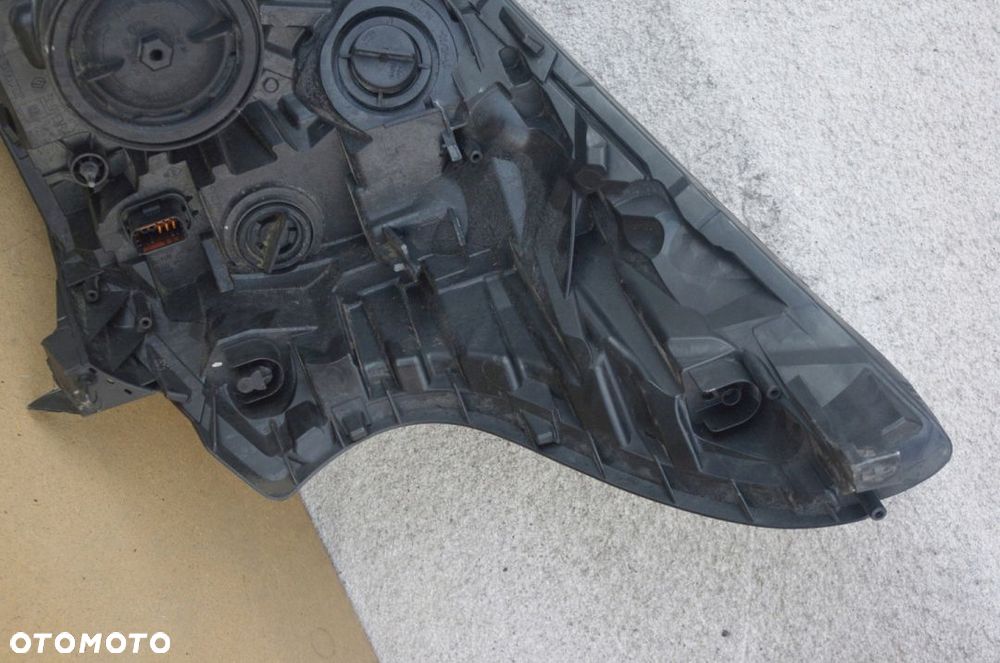 LAMPA PRAWA PRZÓD VIVARO B II TRAFIC III 260100647 - 9