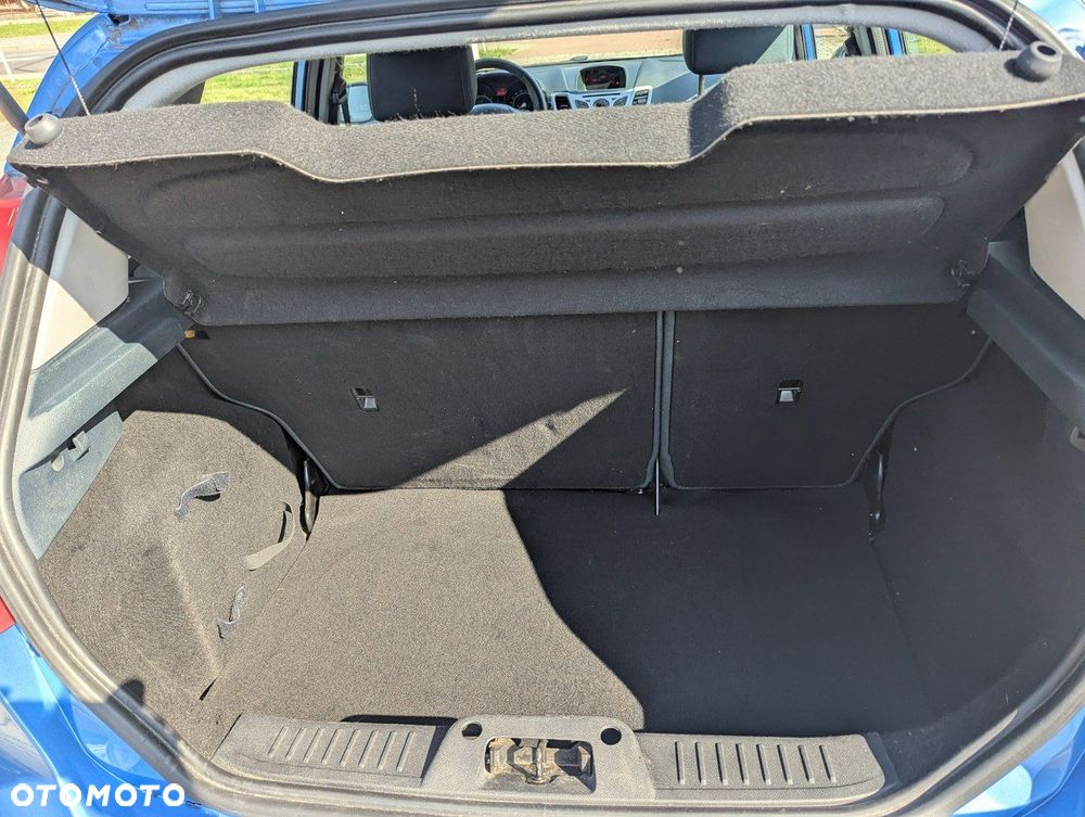 Ford Fiesta - 25