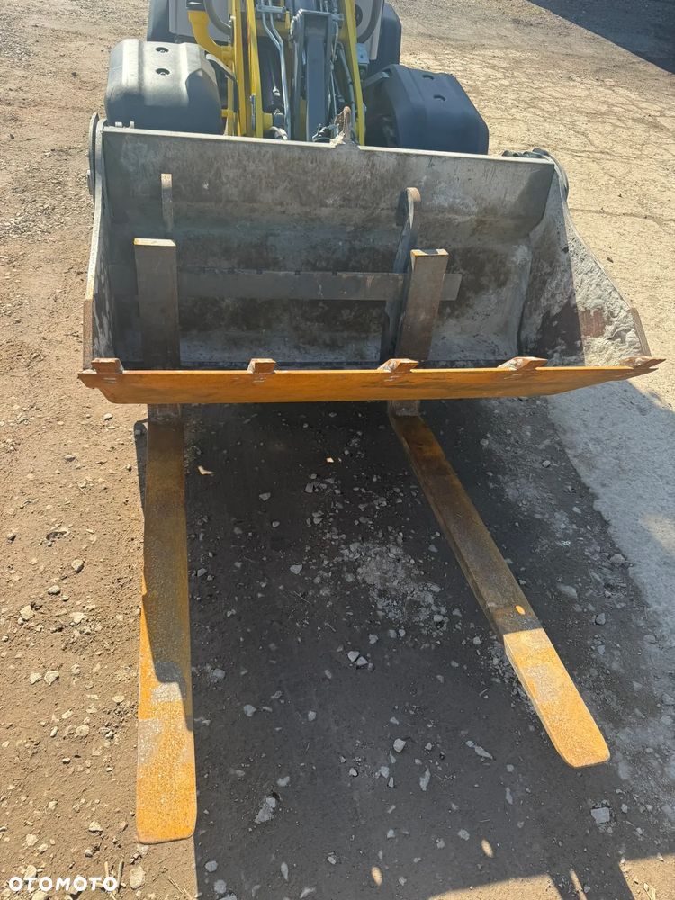 Wacker Neuson WL 28 - waga tylko 2800 kg - 7