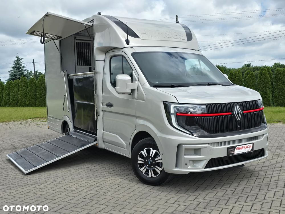 Renault Master-Koniowóz - 1