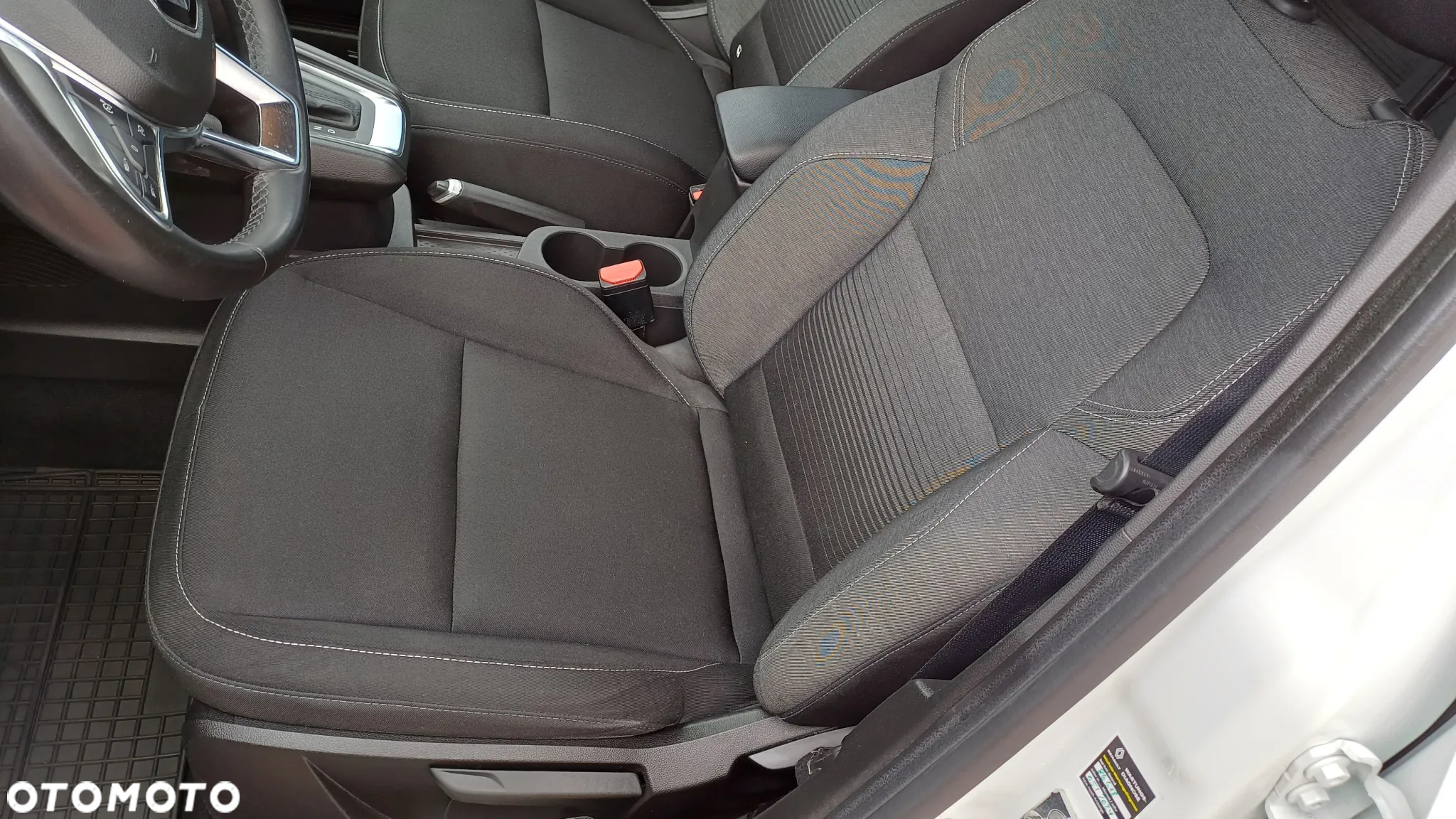 Renault Captur TCe Mild Hybrid 140 EDC GPF EVOLUTION - 9