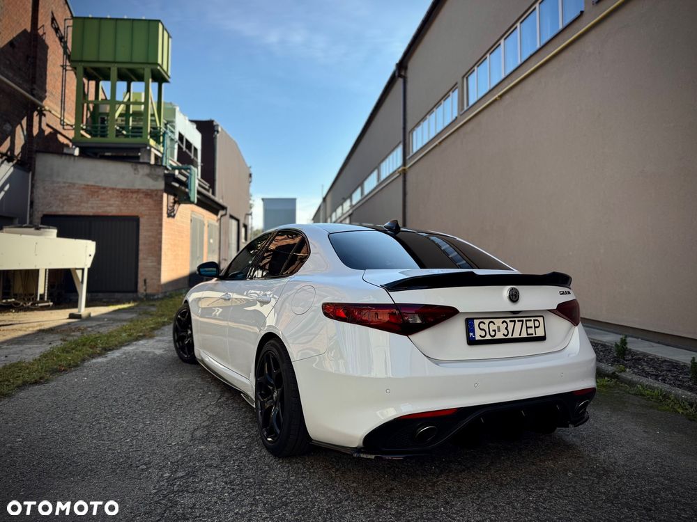 Alfa Romeo Giulia - 7