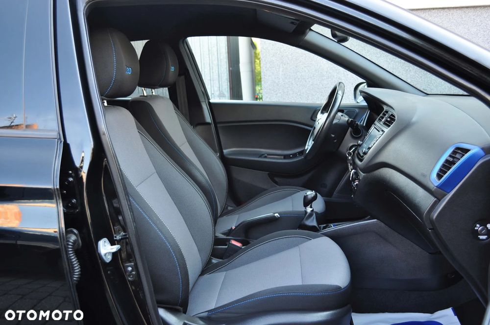 Hyundai i20 blue 1.2 Select - 14